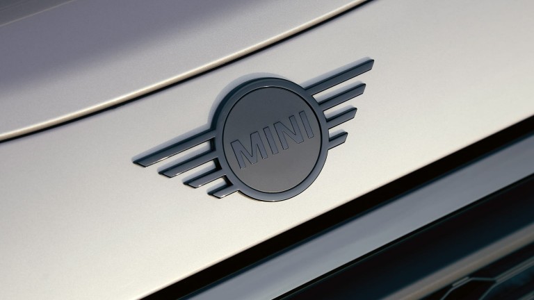 MINI 3 puertas Hatch – exterior – toques de diseño en piano black