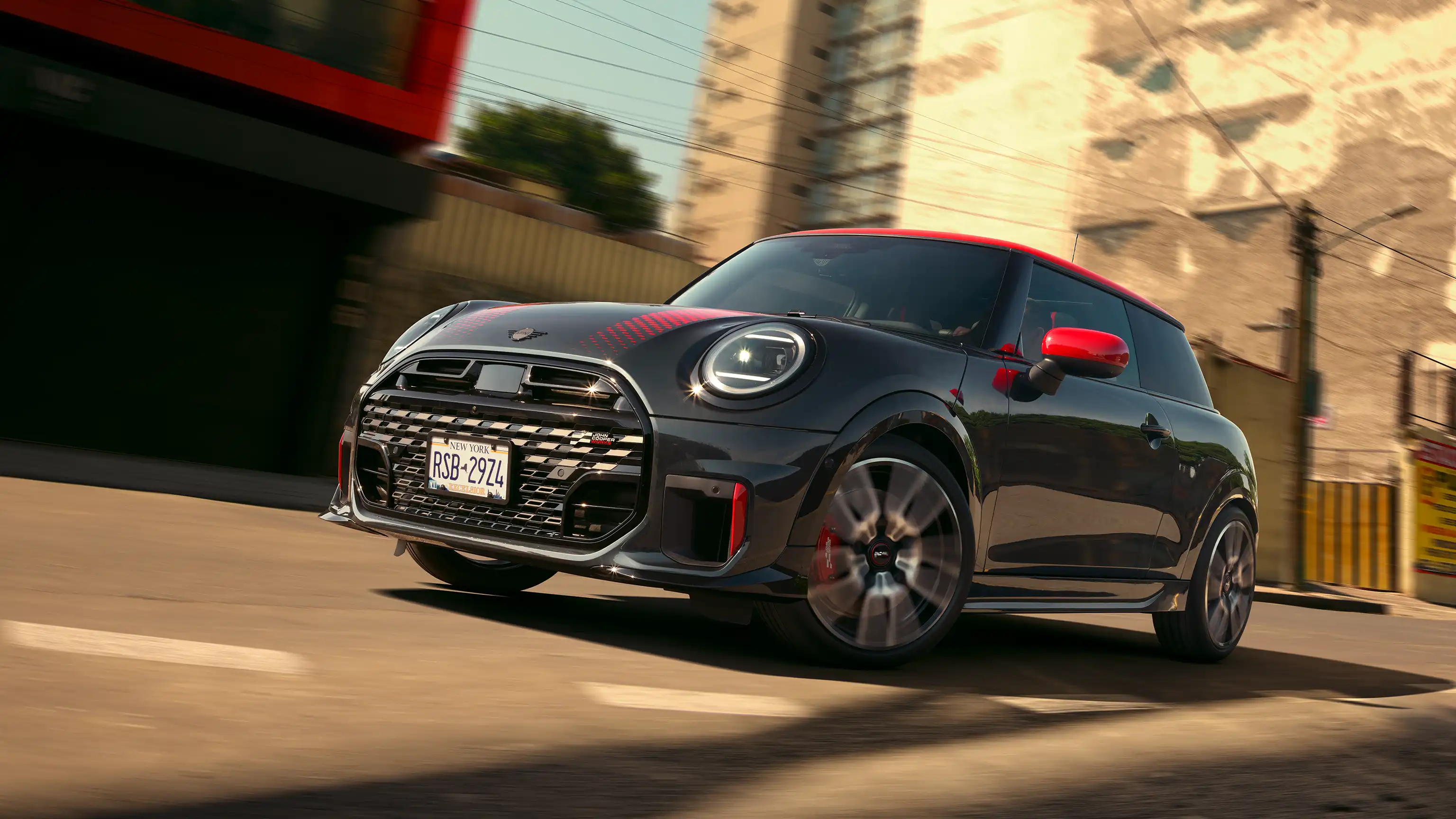 MINI JOHN COOPER WORKS.